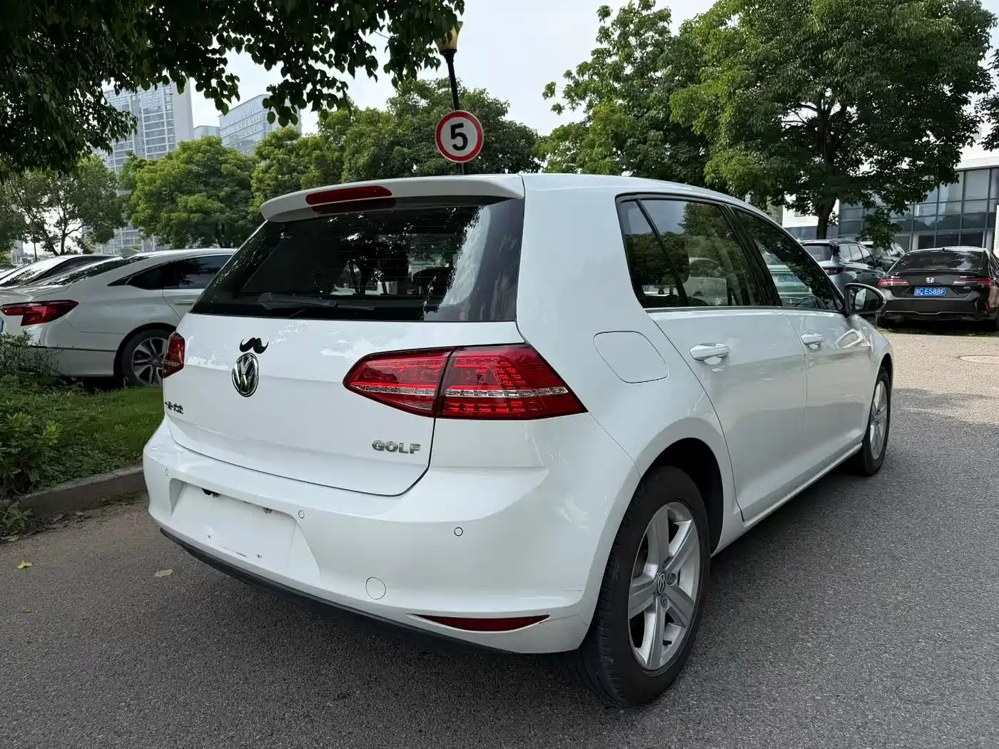 Volkswagen Golf 2015 1.6L Automatic Comfort фото 9