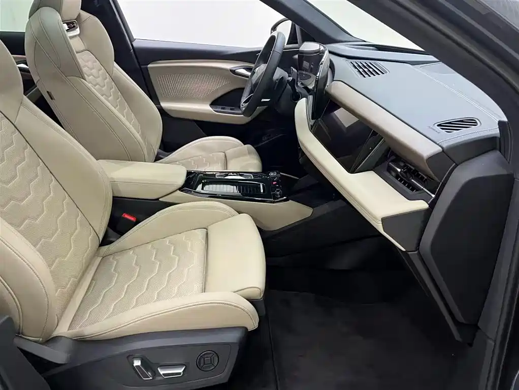 Audi Q6L e-tron 2025 Model Pioneer Edition фото 12