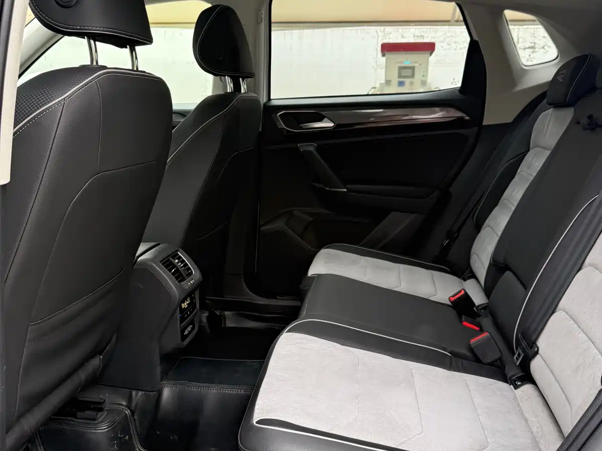 Volkswagen Tayron X 2020 330TSI 2WD Premium Smart Edition фото 6