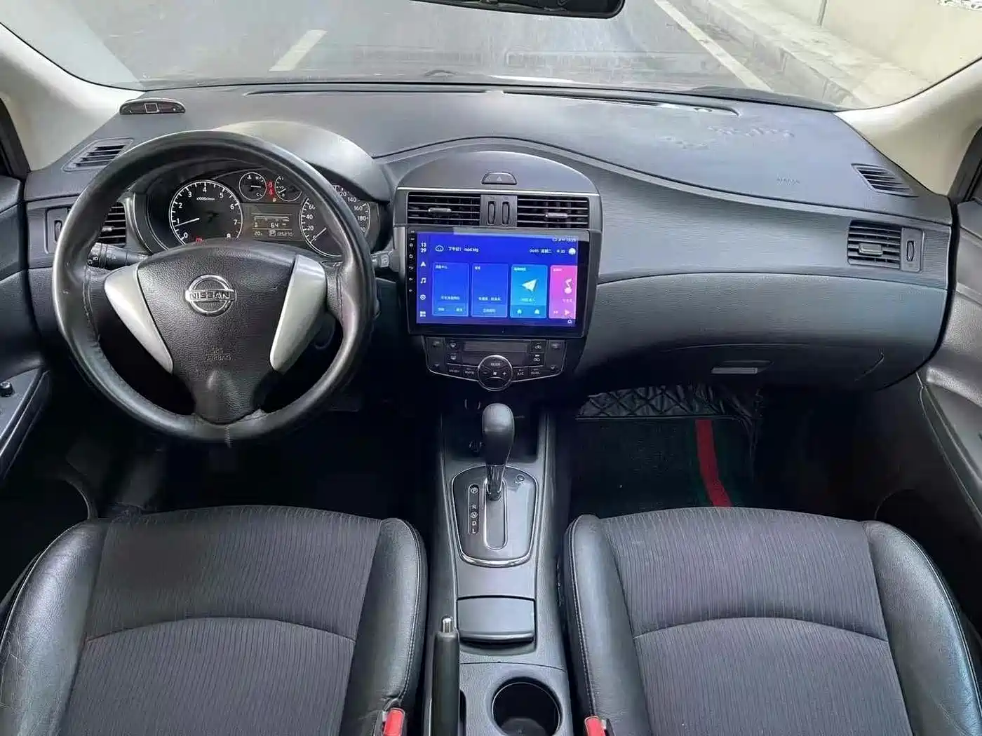 Photo 9 - Nissan Tiida