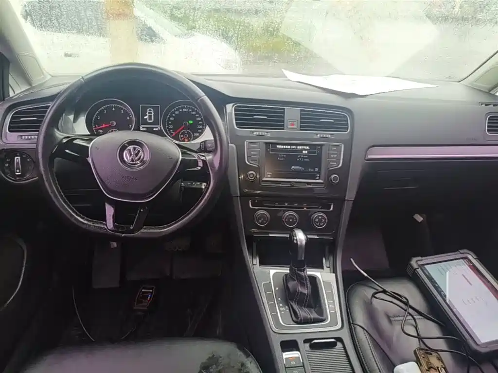 Volkswagen Golf 2016 1.6L Automatic Comfort фото 10