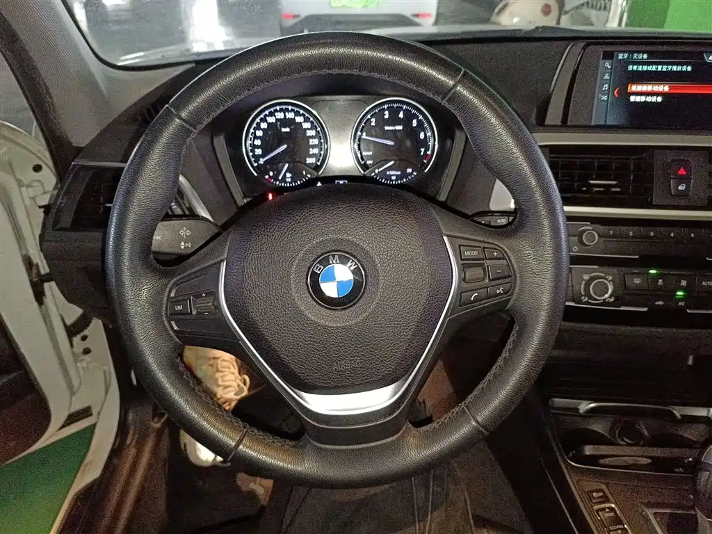 BMW 1 Series (Import) 2018 118i Leading фото 7