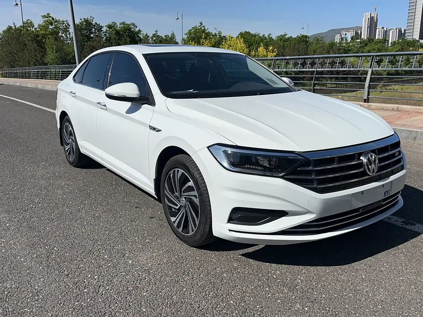 Volkswagen Sagitar 2022 280TSI DSG Surpassing Edition фото 5