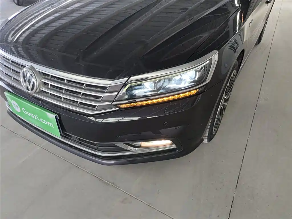 Volkswagen Passat 2016 380TSI DSG Premium Edition фото 18