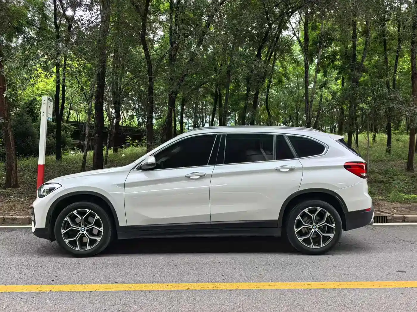 BMW X1 2021 sDrive25Li Leading фото 4