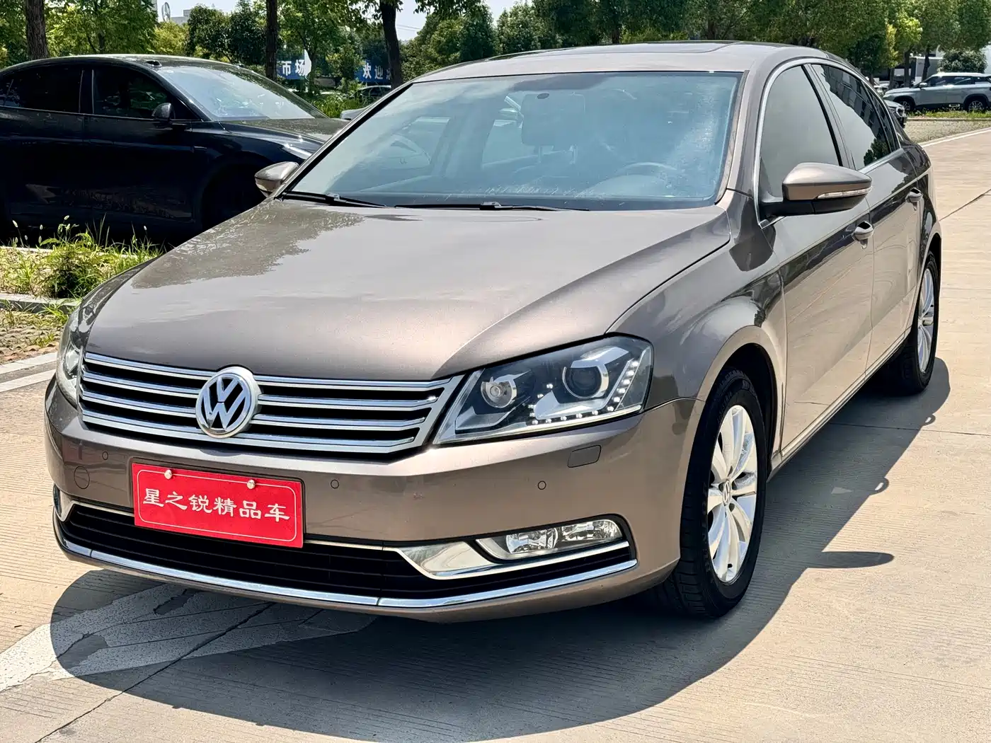 Фото 1 - Volkswagen Magotan