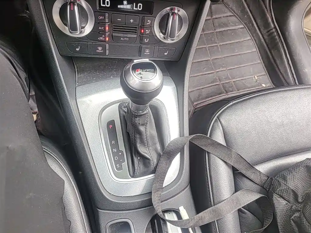 Audi Q3 2015 35 TFSI Comfort фото 14