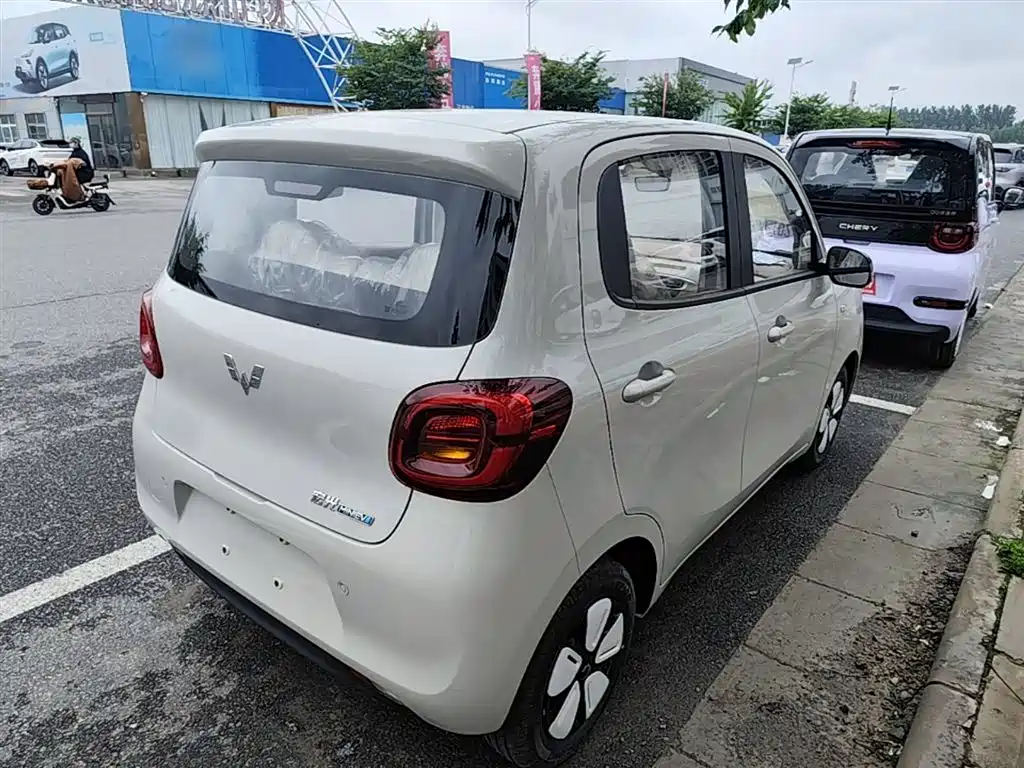 Wuling Motors Hongguang MINIEV 2026 2025 4-Door Advanced