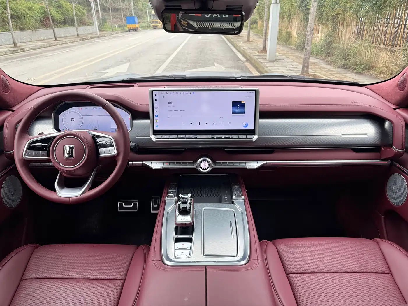 TANK TANK 700 NEW ENERGY