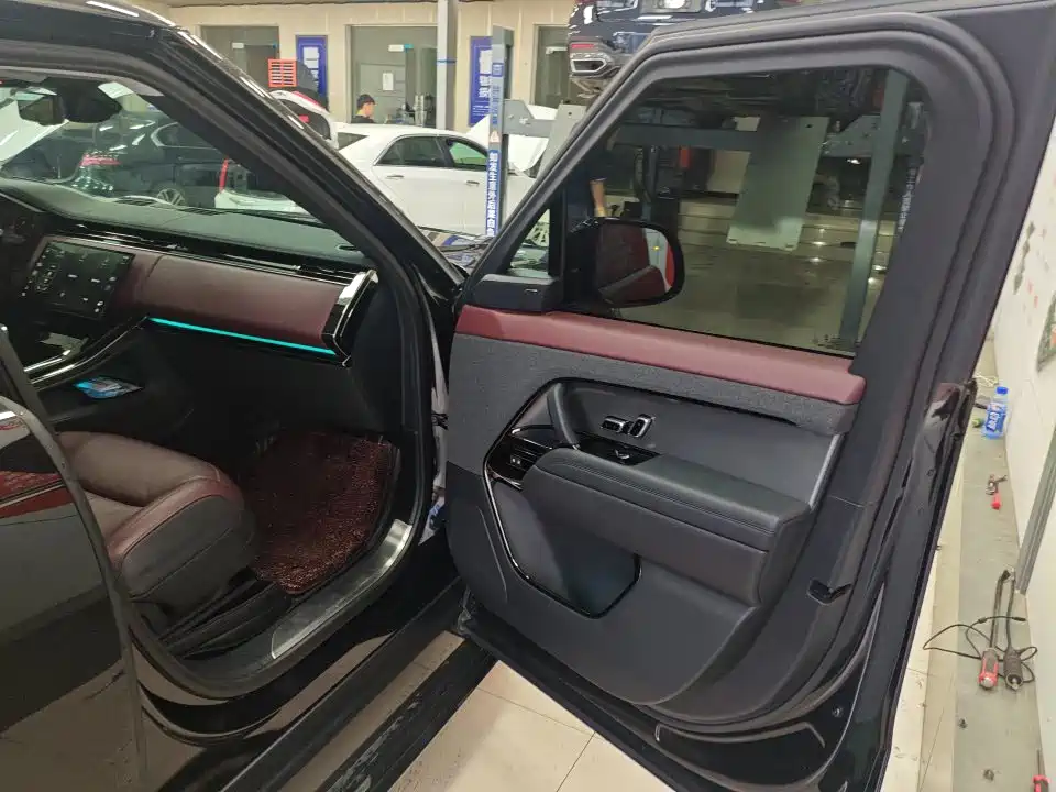 Land Rover Range Rover Sport 2024 400PS Dynamic SE фото 13