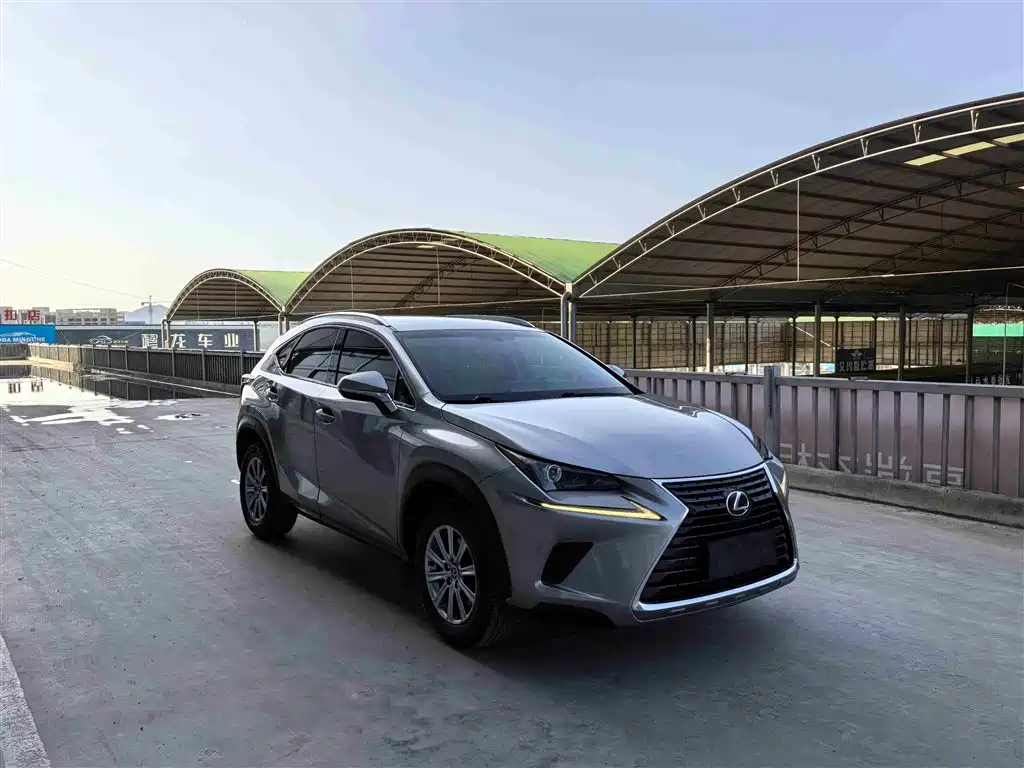 Lexus NX 2017 200 FWD Sharp Edition фото 3