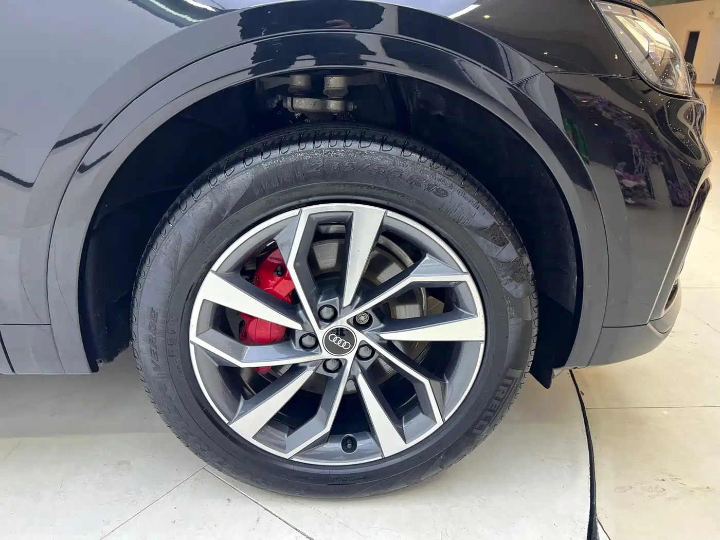 Audi Q5L 2024 Model 40 TFSI Luxury Dynamic фото 25