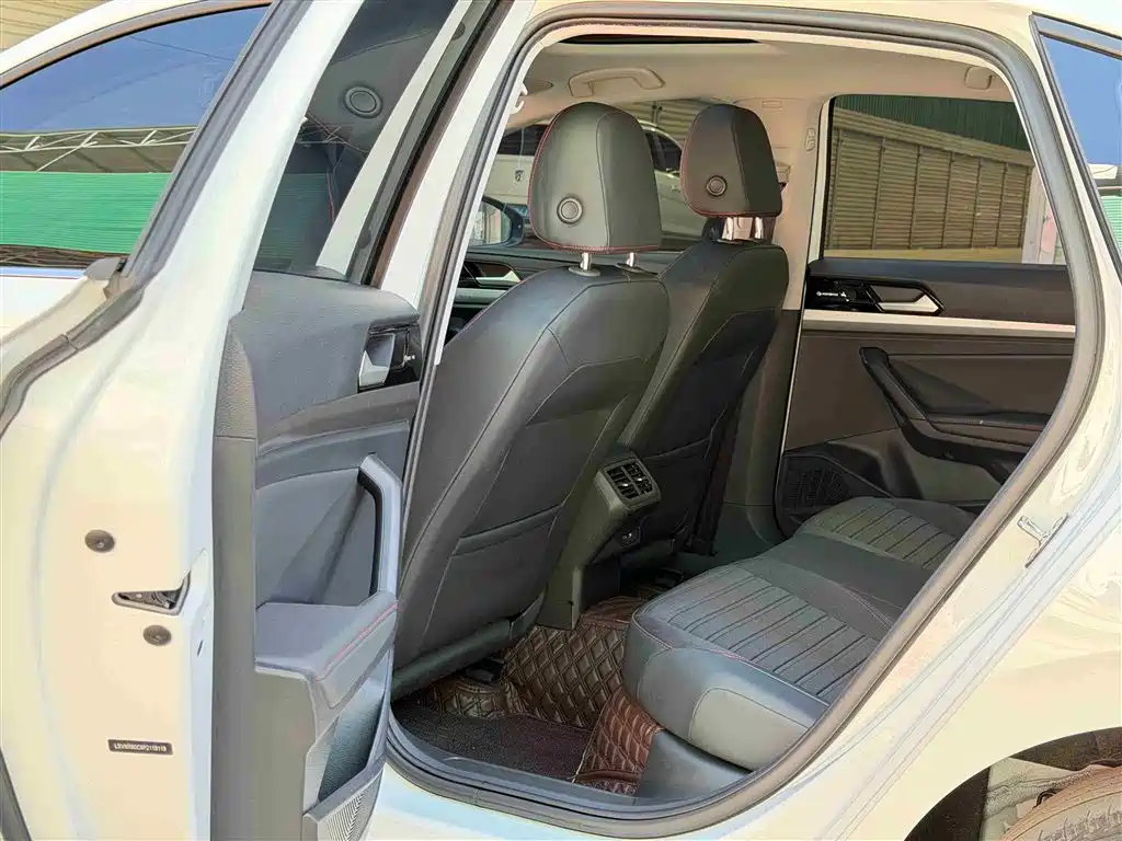 Volkswagen Lavida 2023 300TSI DSG Starlight Full Comfort Edition фото 8