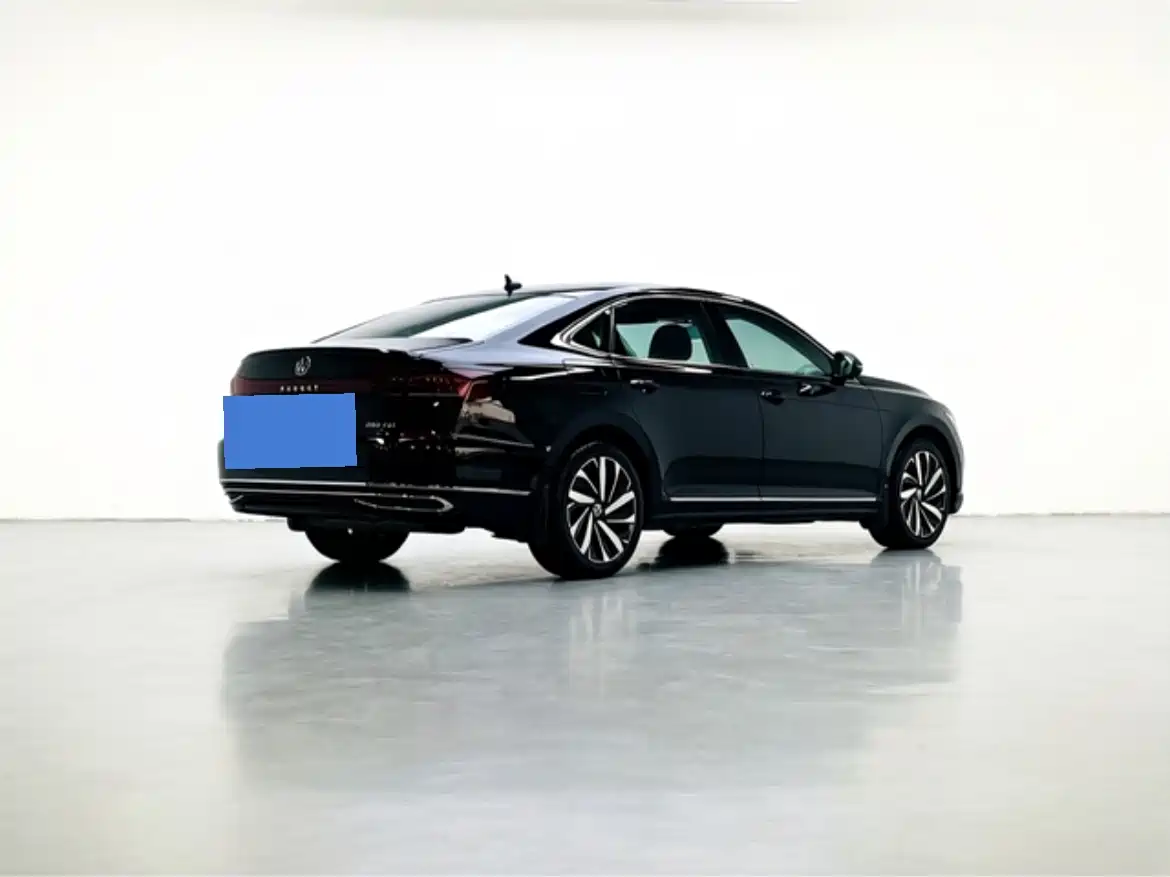 Volkswagen Passat 2022 330TSI Elite Edition фото 7