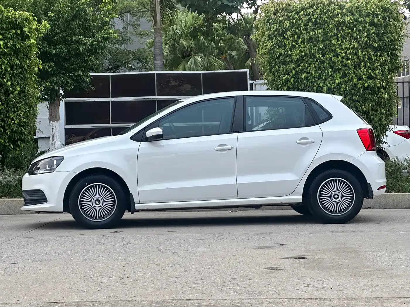 Volkswagen Polo 2016 1.4L Manual Trend фото 7