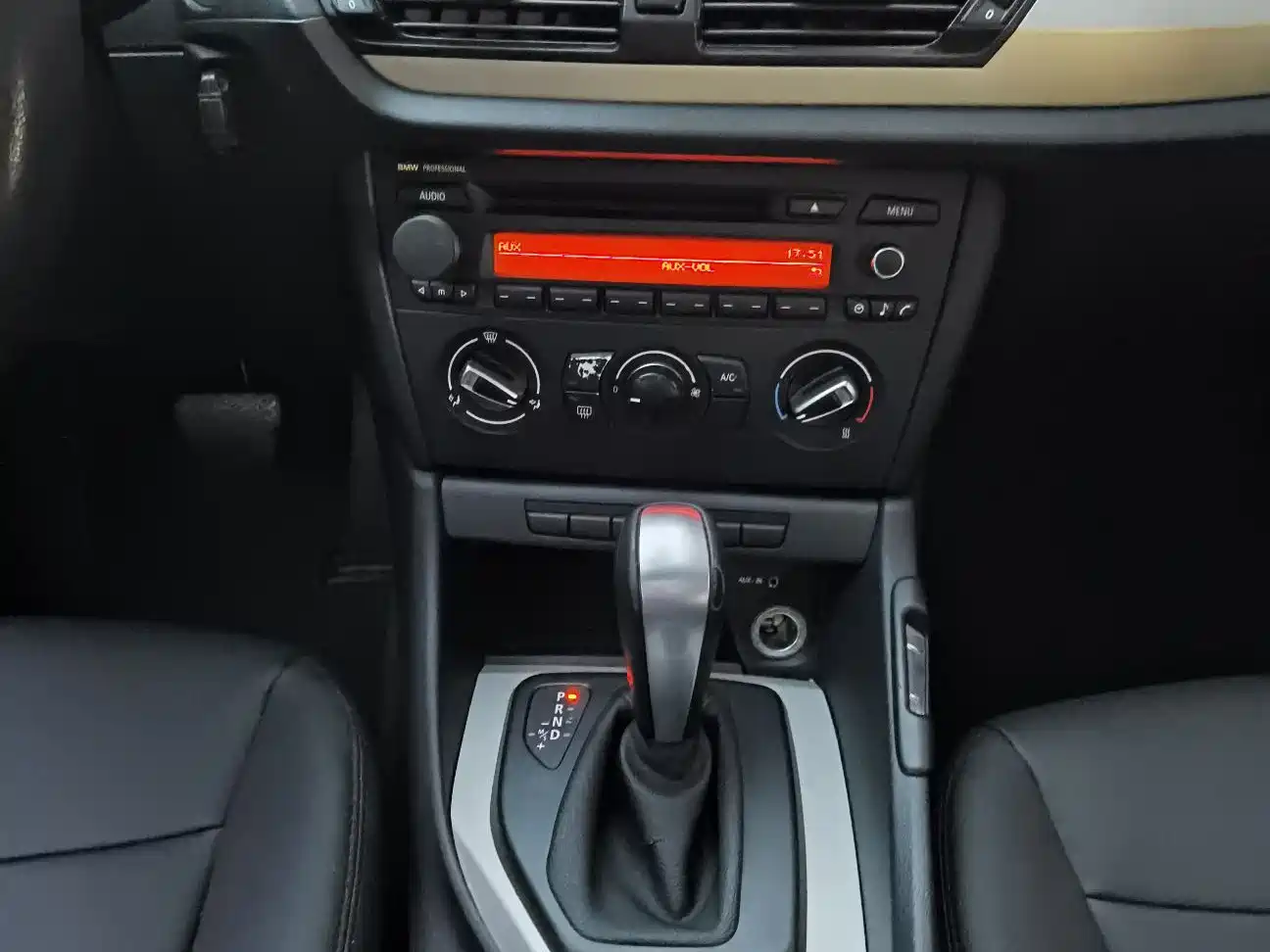 BMW X1 2013 sDrive18i Fashion фото 15