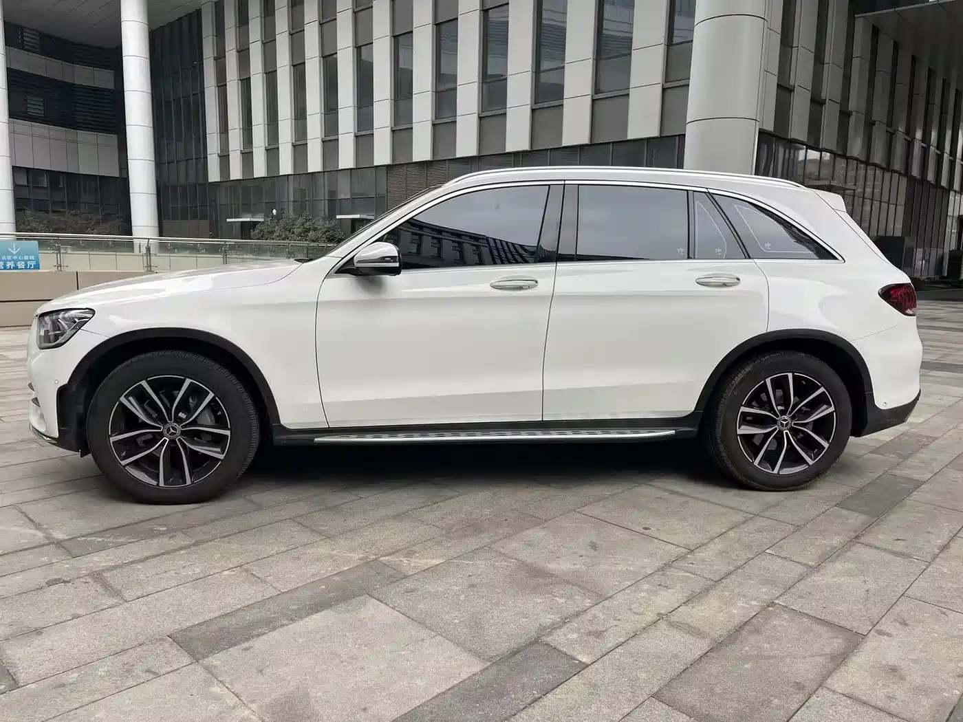 Mercedes-Benz GLC 2020 GLC 300 L 4MATIC Dynamic фото 5