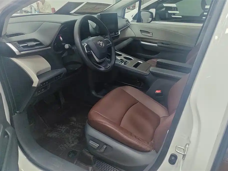 Toyota Sienna 2021 2.5L Hybrid Comfort Edition фото 7