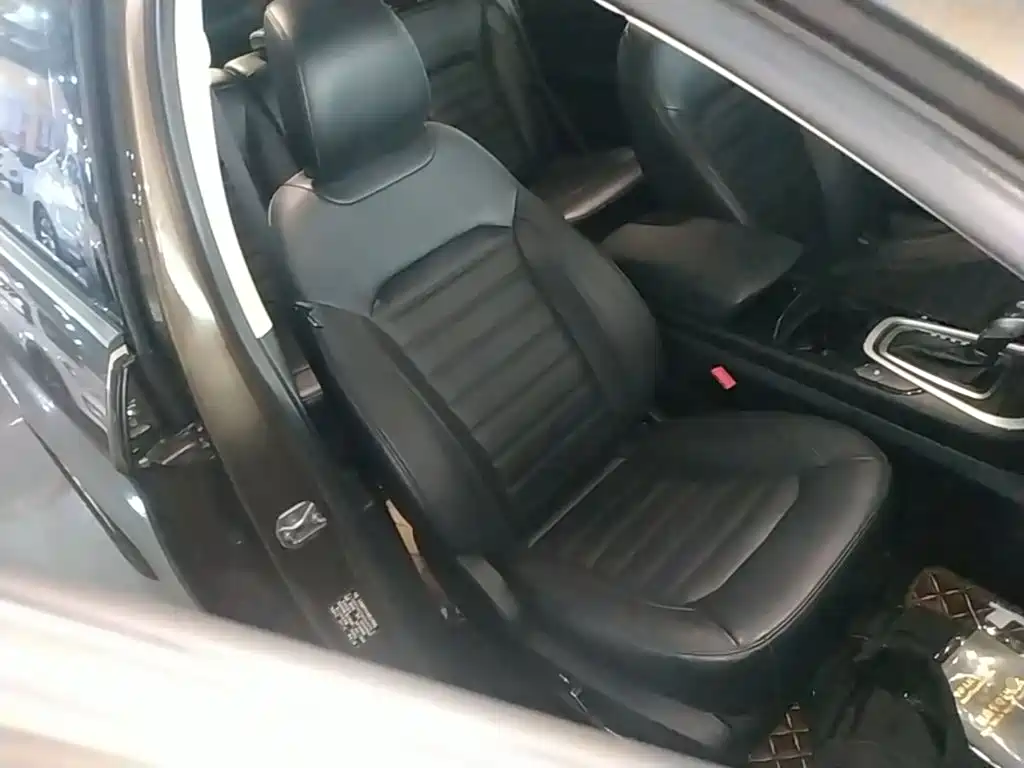 Фото 25 - Ford Edge