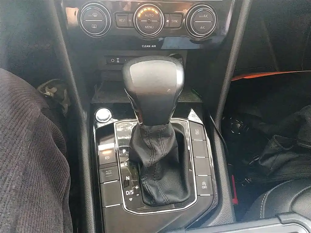 Volkswagen Tiguan L 2018 330TSI Automatic 2WD Luxury Edition фото 14