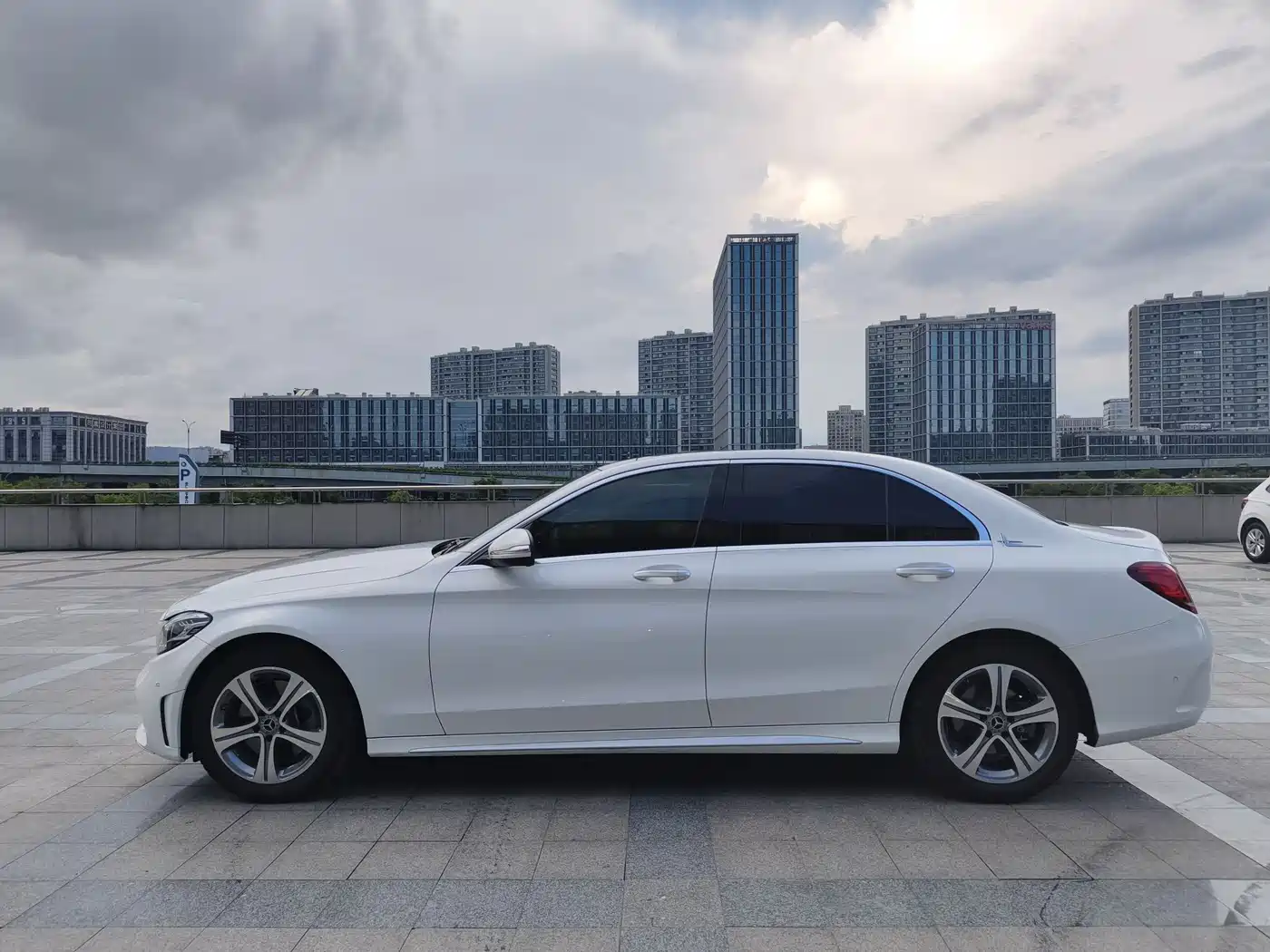 Mercedes-Benz C-Class 2020 C 260 L Sport фото 4