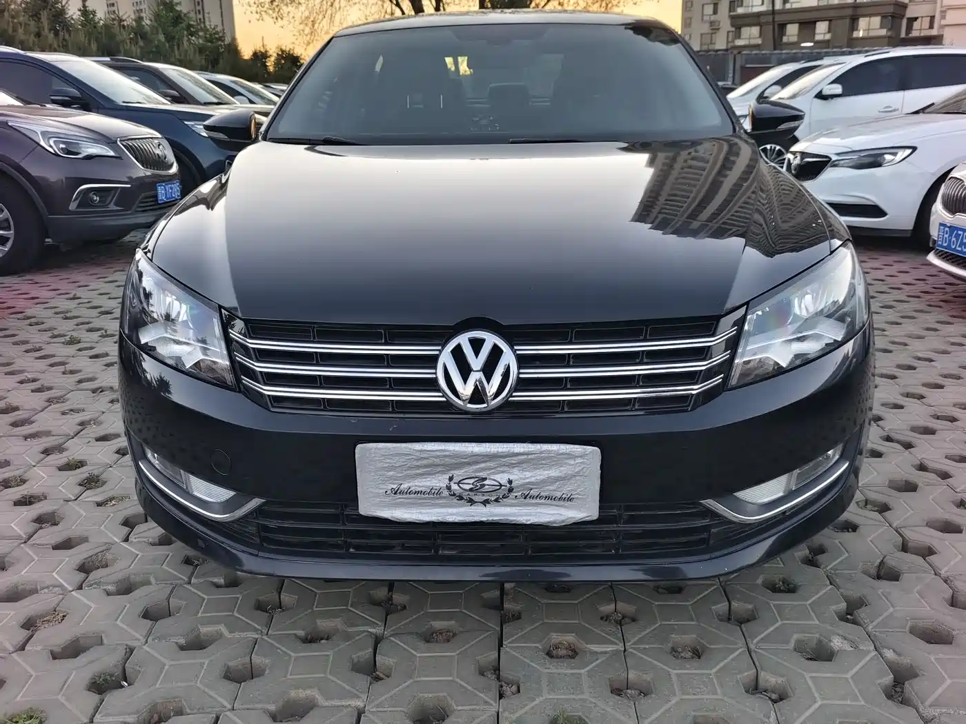 Volkswagen Passat 2015 1.8TSI DSG Honor Edition фото 2