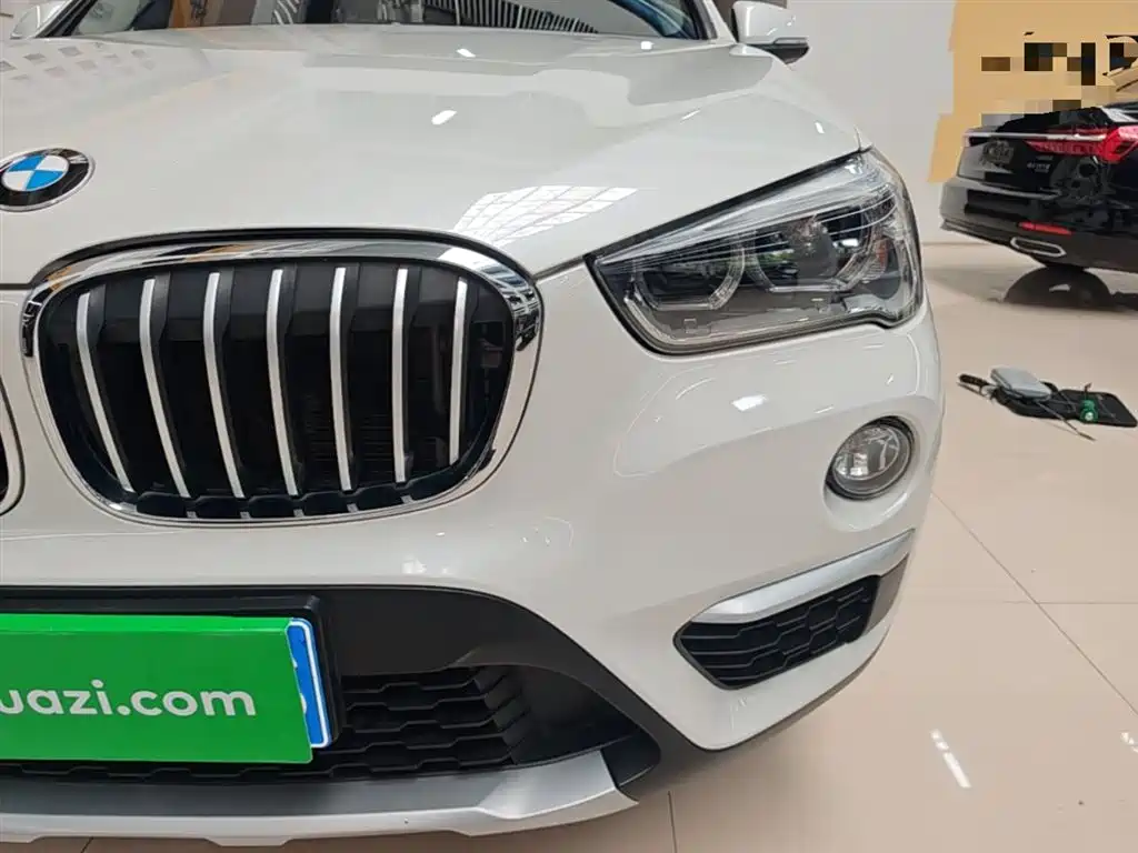 BMW X1 2018 sDrive18Li Premium Model фото 24
