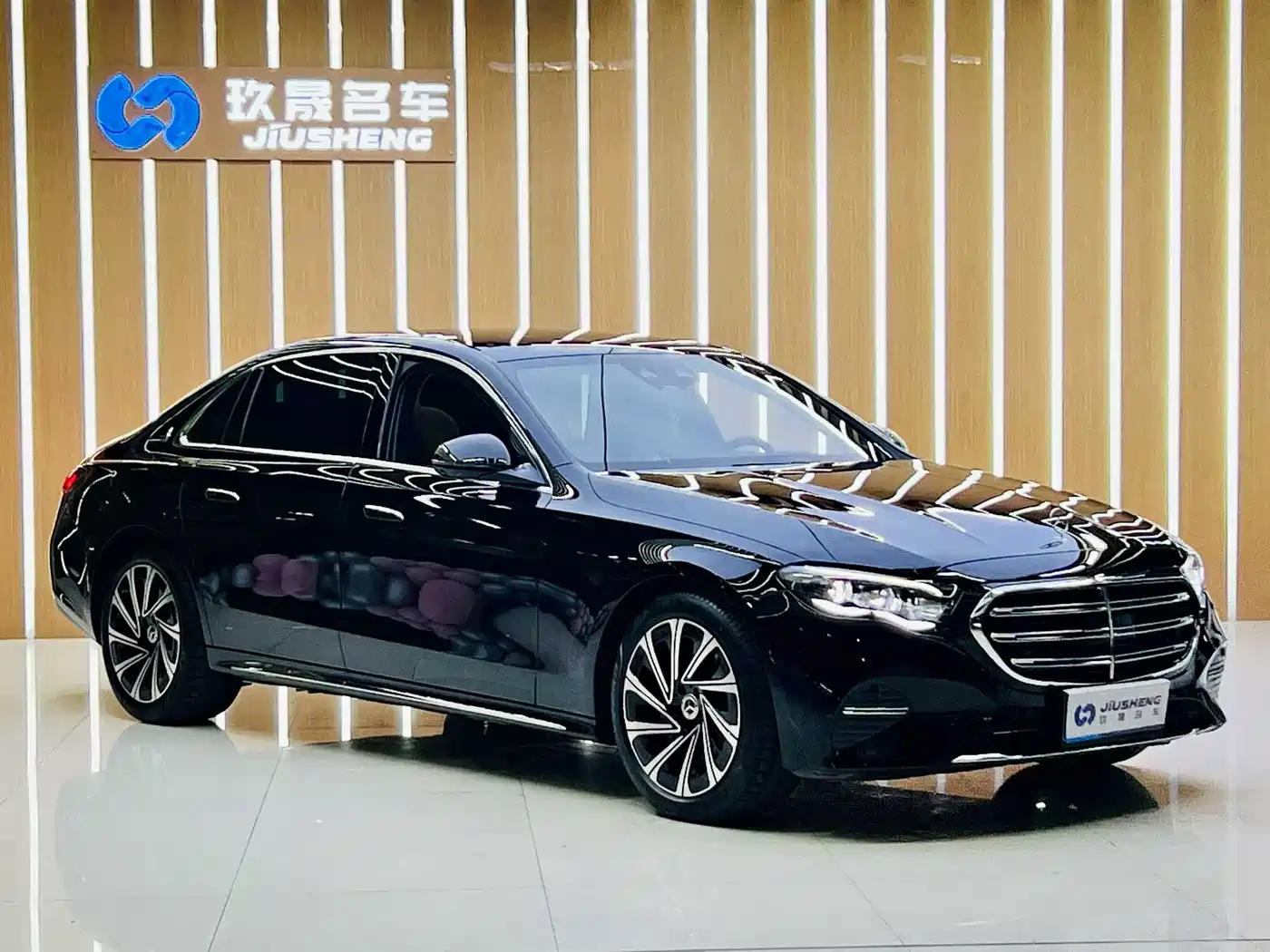 Mercedes-Benz E-Class 2025 E 300 L Fashion фото 3