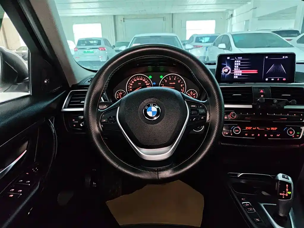BMW 3 Series 2017 320Li Fashion фото 11