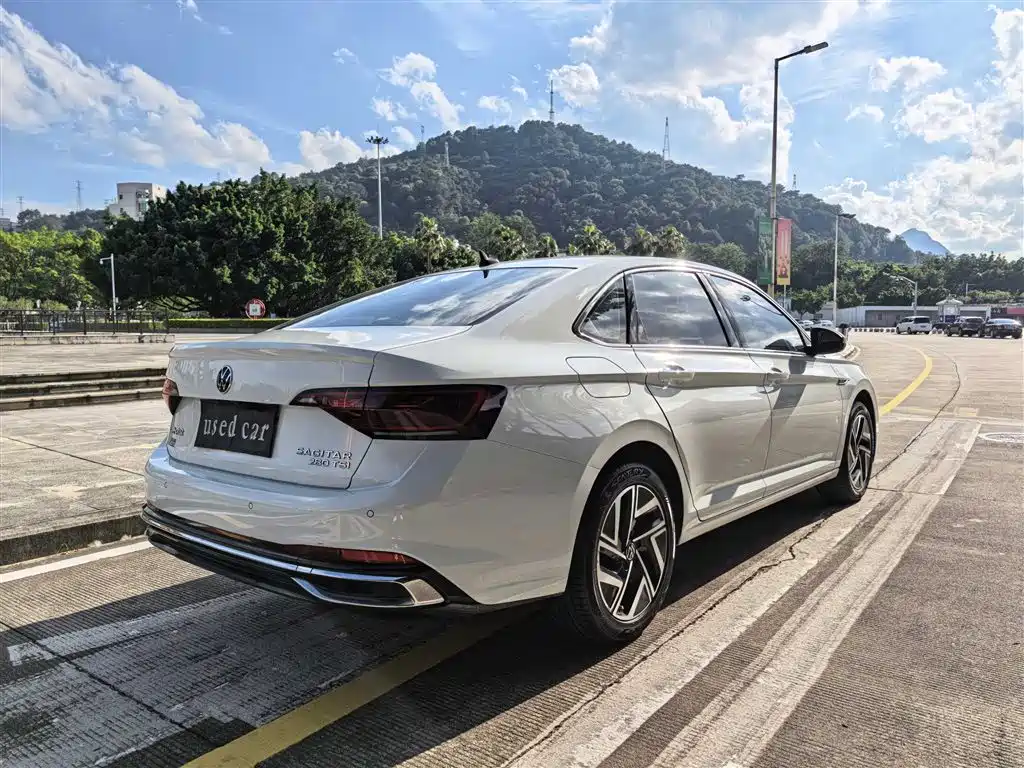 Volkswagen Sagitar 2023 300TSI DSG Surpassing Edition фото 5