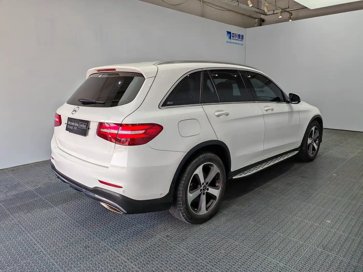 Mercedes-Benz GLC 2017 GLC 260 4MATIC Luxury фото 6