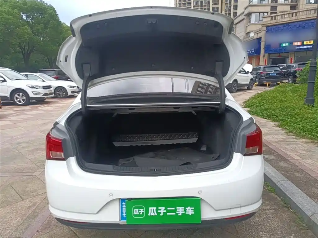 Buick Verano 2019 Sedan 15S Auto Leading фото 19