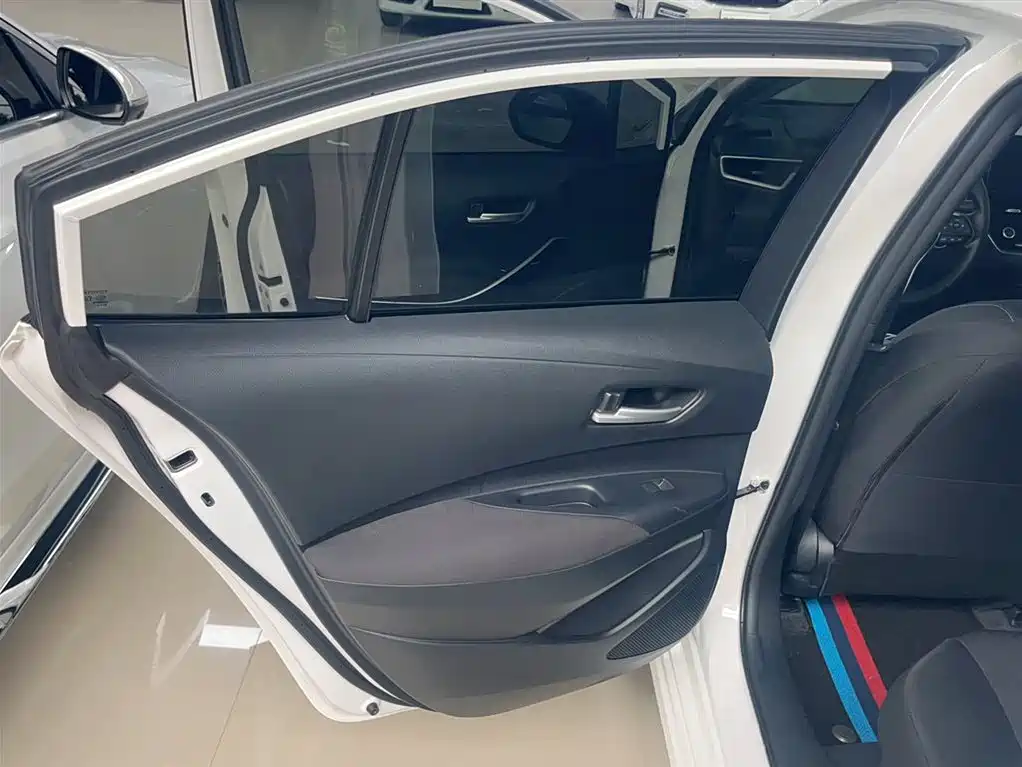 Toyota Corolla 2023 1.8L Smart Hybrid Dual Engine Elite Edition фото 17
