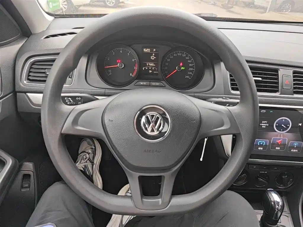 Volkswagen Lavida 2015 1.6L Automatic Trend Edition фото 11