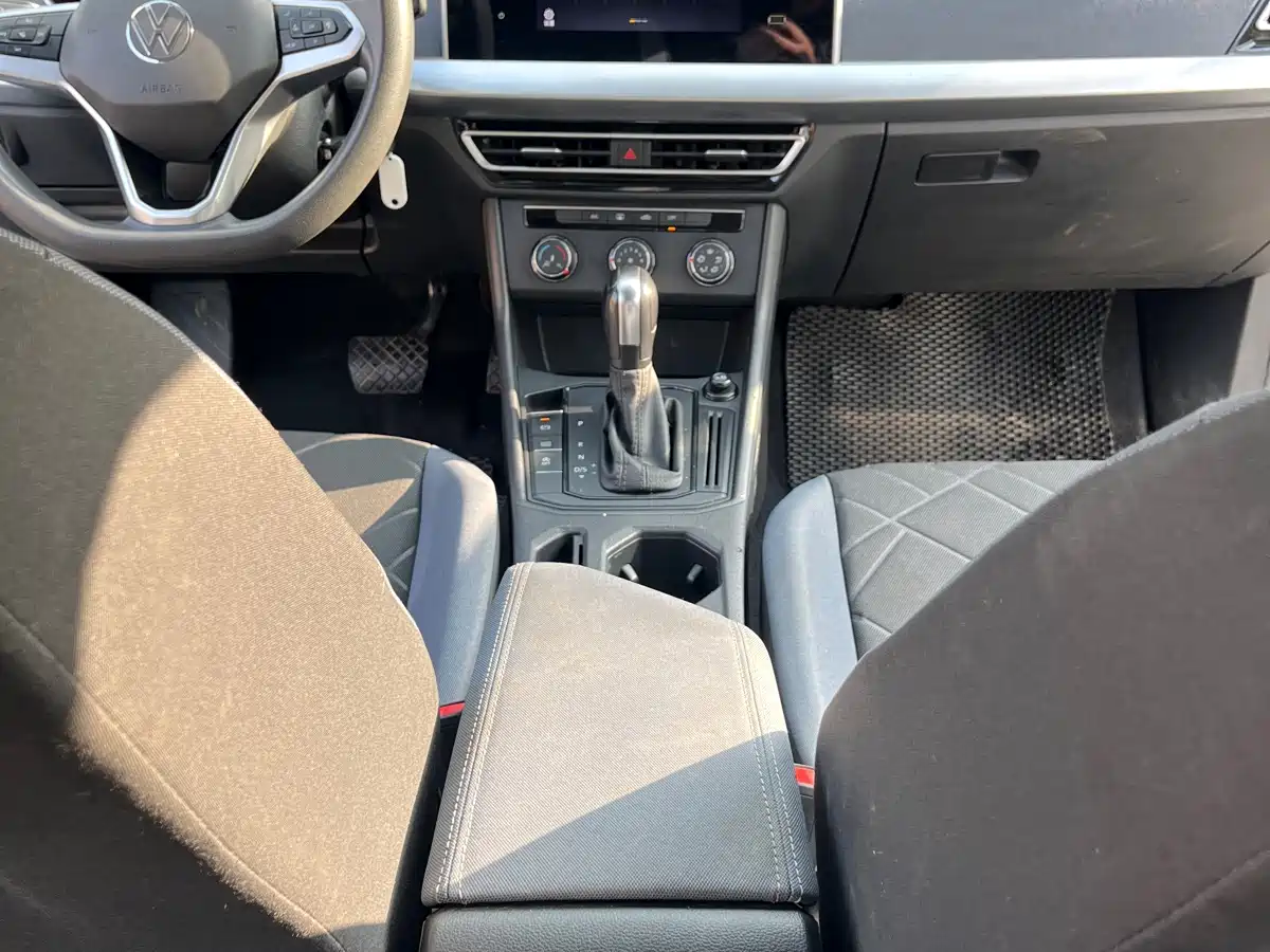 Volkswagen Lavida 2023 Facelift 1.5L Auto Comfort Edition фото 15