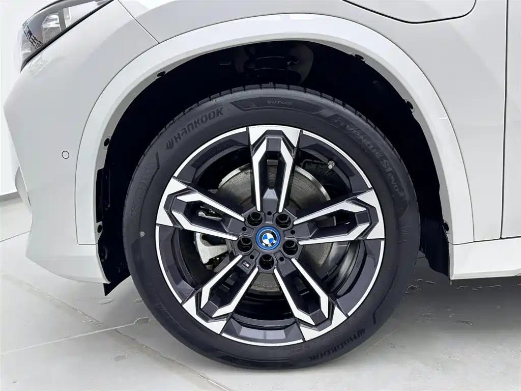 BMW iX1 2023 xDrive30L M Sport Package фото 31