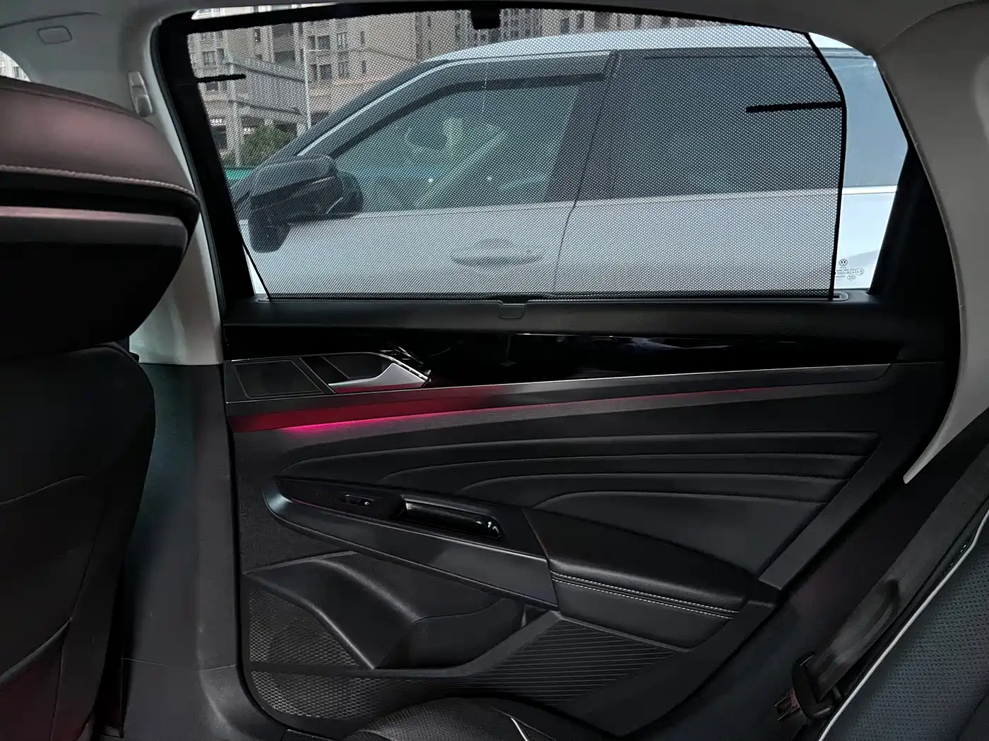 Volkswagen Passat 2022 330TSI Premium Edition фото 16