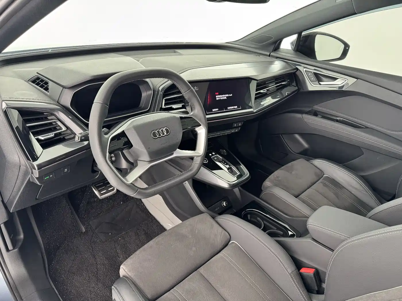 Audi Q4 e-tron 2023 40 e-tron Creation Night Edition фото 6
