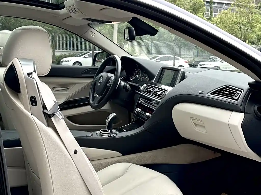 BMW 6 Series 2012 640i Coupe фото 8