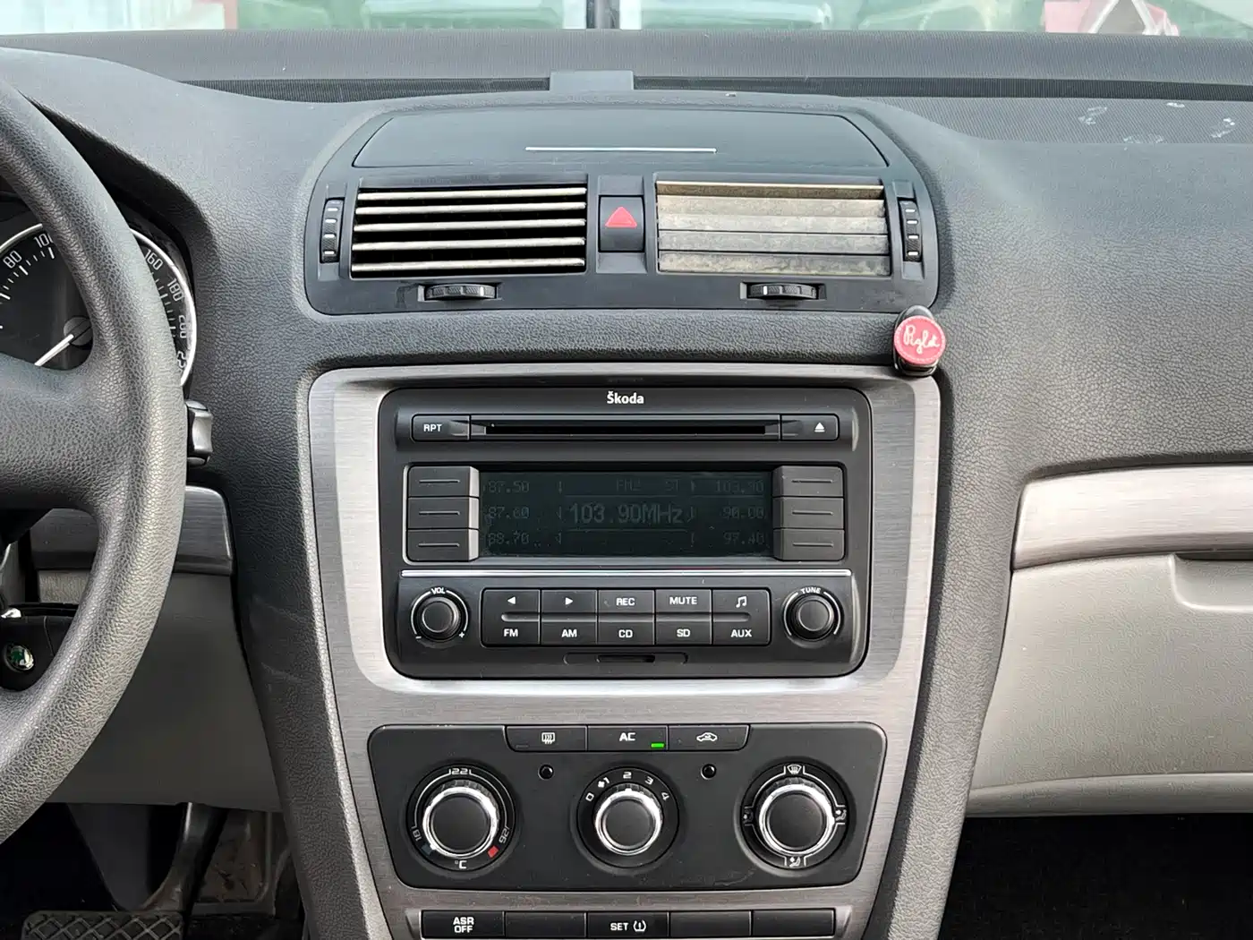 Škoda Octavia 2010 Model 1.8TSI DSG Elegance Edition фото 13