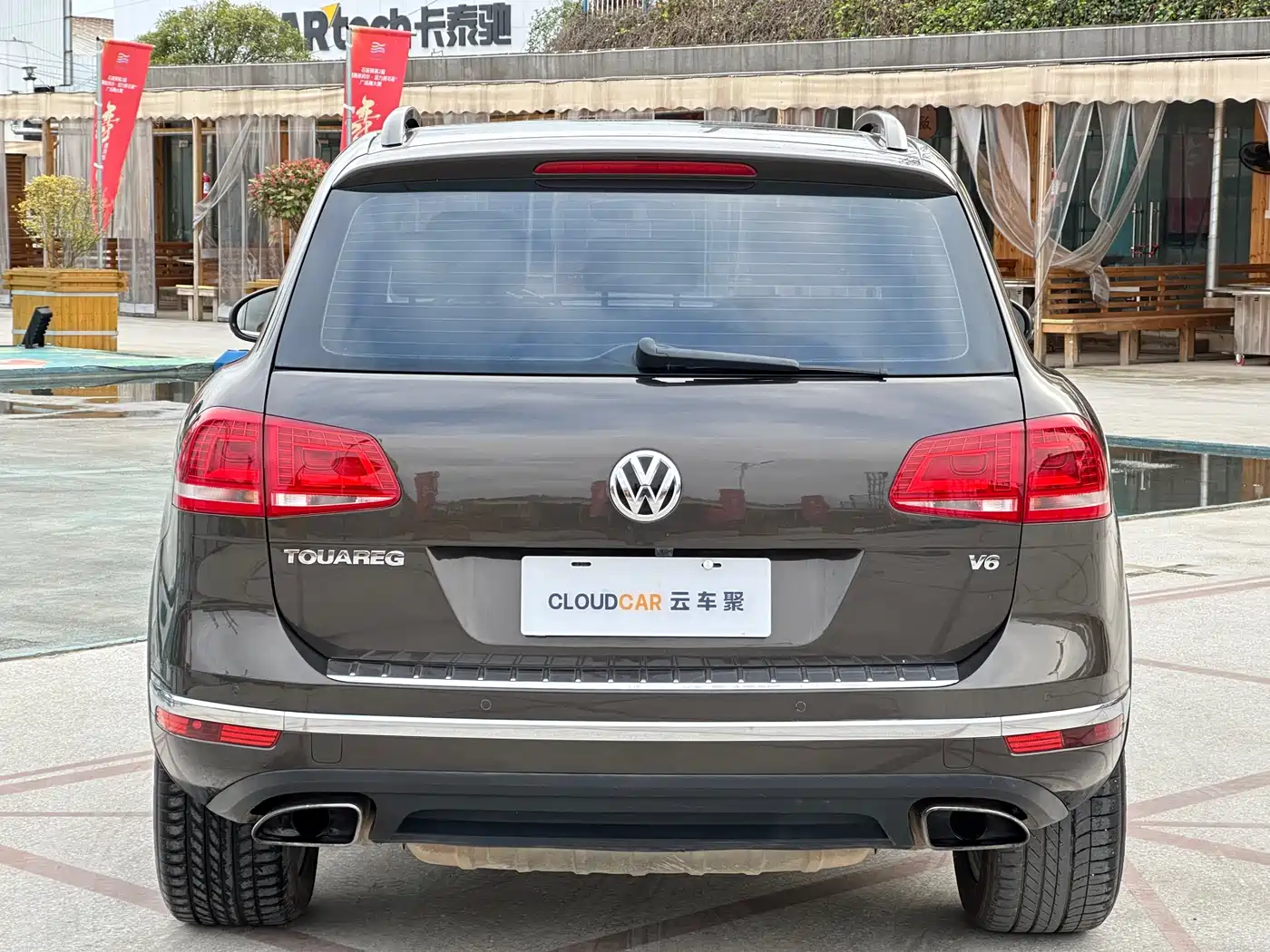 VOLKSWAGEN TOUAREG