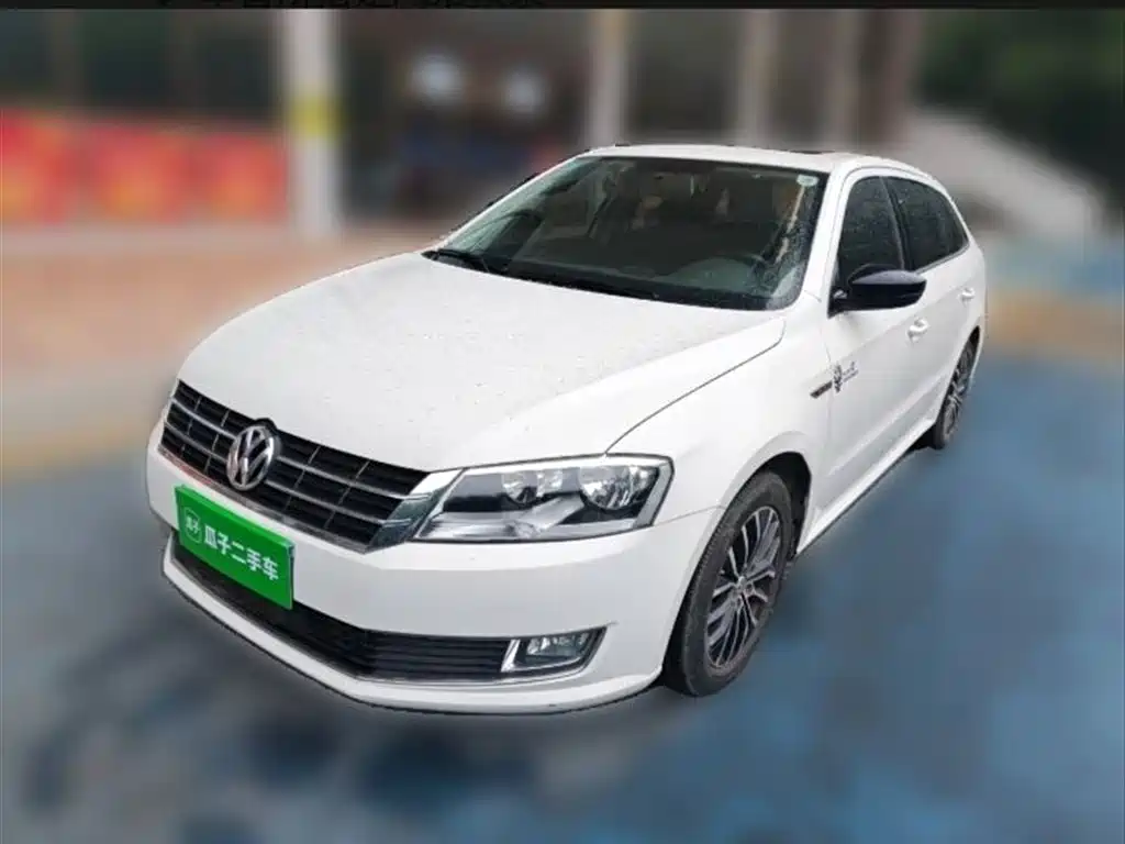 Volkswagen Lavida Tour 2014 1.4TSI Automatic 30th Anniversary Edition фото 25