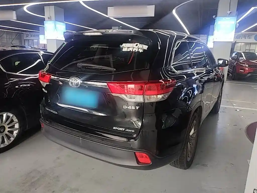 TOYOTA HIGHLANDER