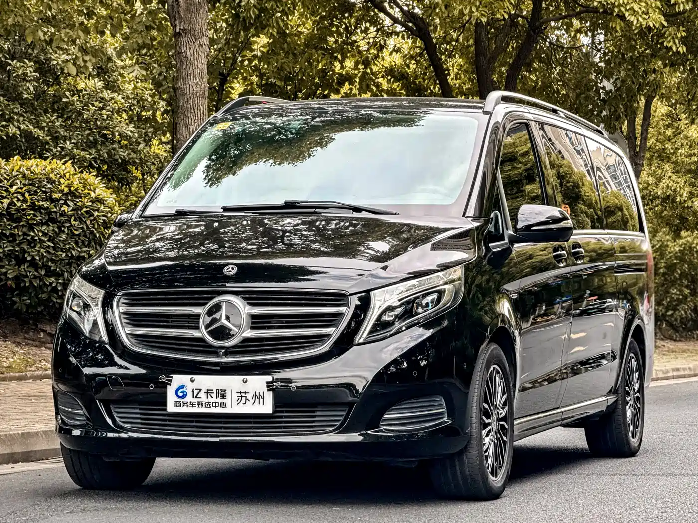 Mercedes-Benz V-Class 2018 V 260 L Premium Long Wheelbase Edition China VI