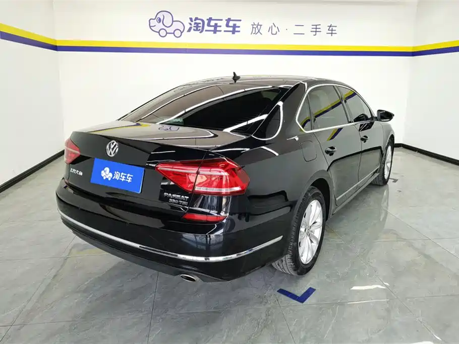 Volkswagen Passat 2017 330TSI DSG Prestige фото 3