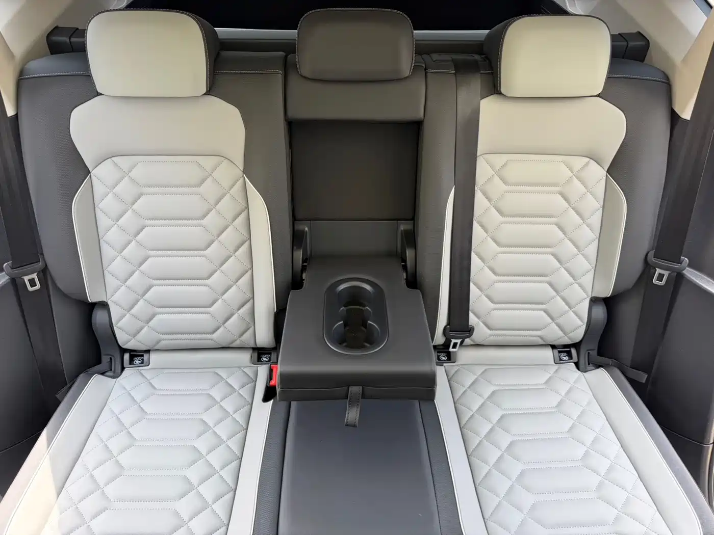 Volkswagen Tayron 2023 280TSI 2WD Luxury Plus Advanced Edition фото 16
