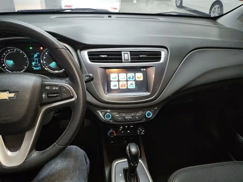 Chevrolet Lova RV 2016 1.5L Automatic Fun Edition фото 3