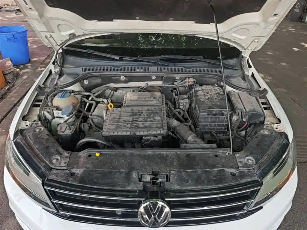 Volkswagen Sagitar 2017 1.6L Automatic Comfort фото 20