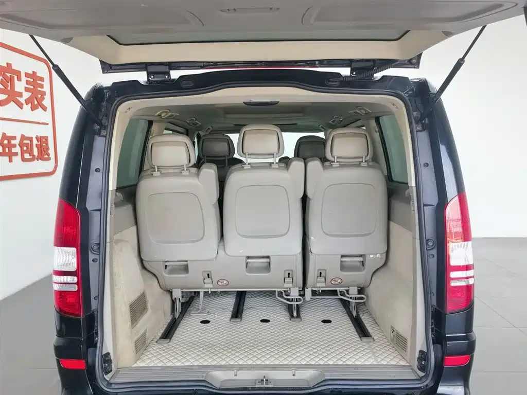 Mercedes-Benz Viano 2011 2.5L Luxury Edition фото 16