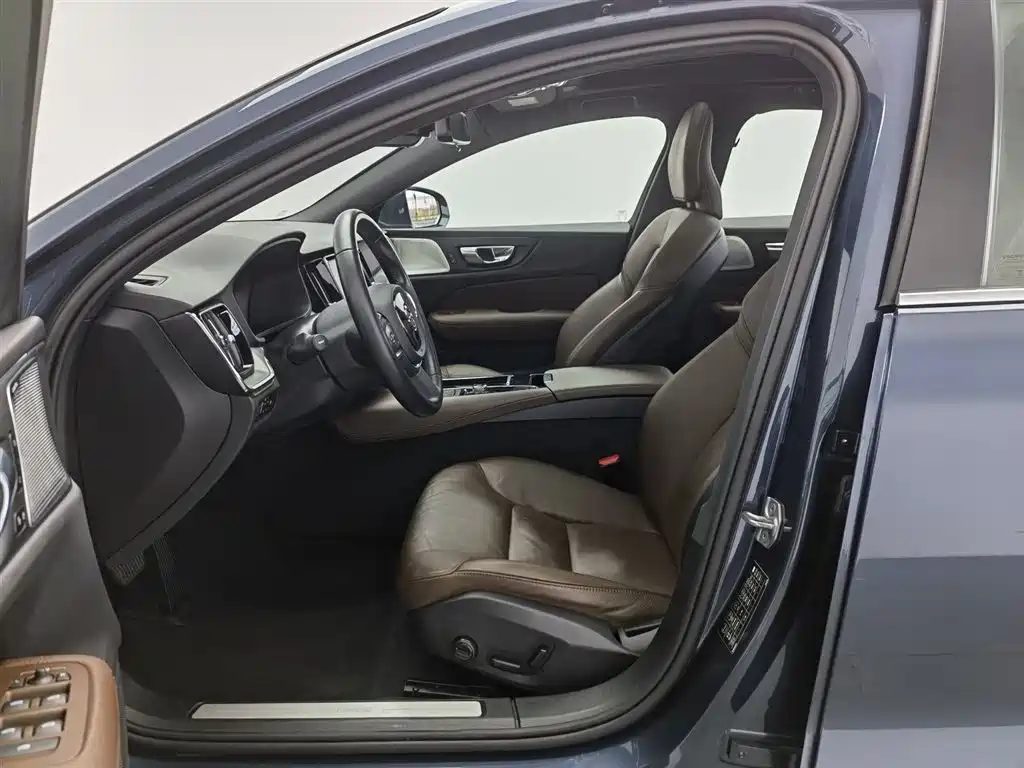 VOLVO S60 PLUG-IN HYBRID
